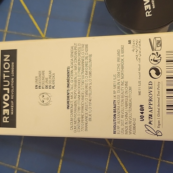 Revolution Water Liner Refelect w Double-Ended Brush New In Box - Picture 2 of 5